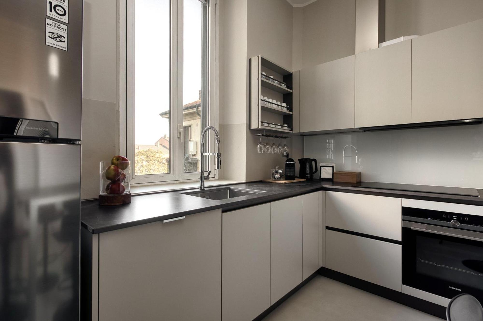 Ferienwohnung Navigli, 90 Square Meters, Free Parking Ripa Ticinese Mailand Exterior foto