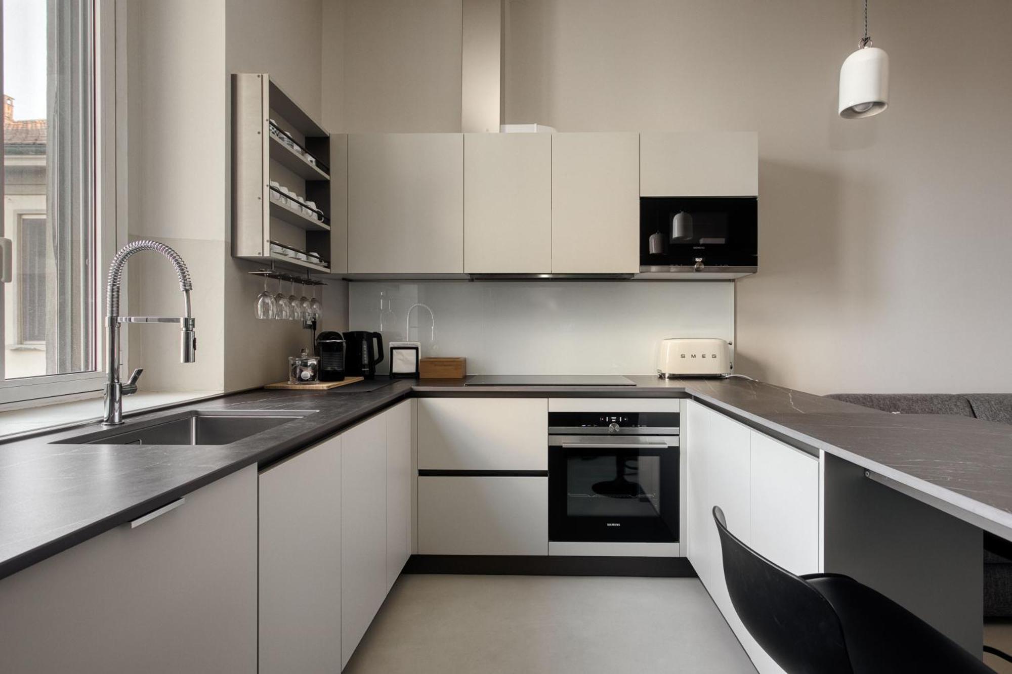 Ferienwohnung Navigli, 90 Square Meters, Free Parking Ripa Ticinese Mailand Exterior foto